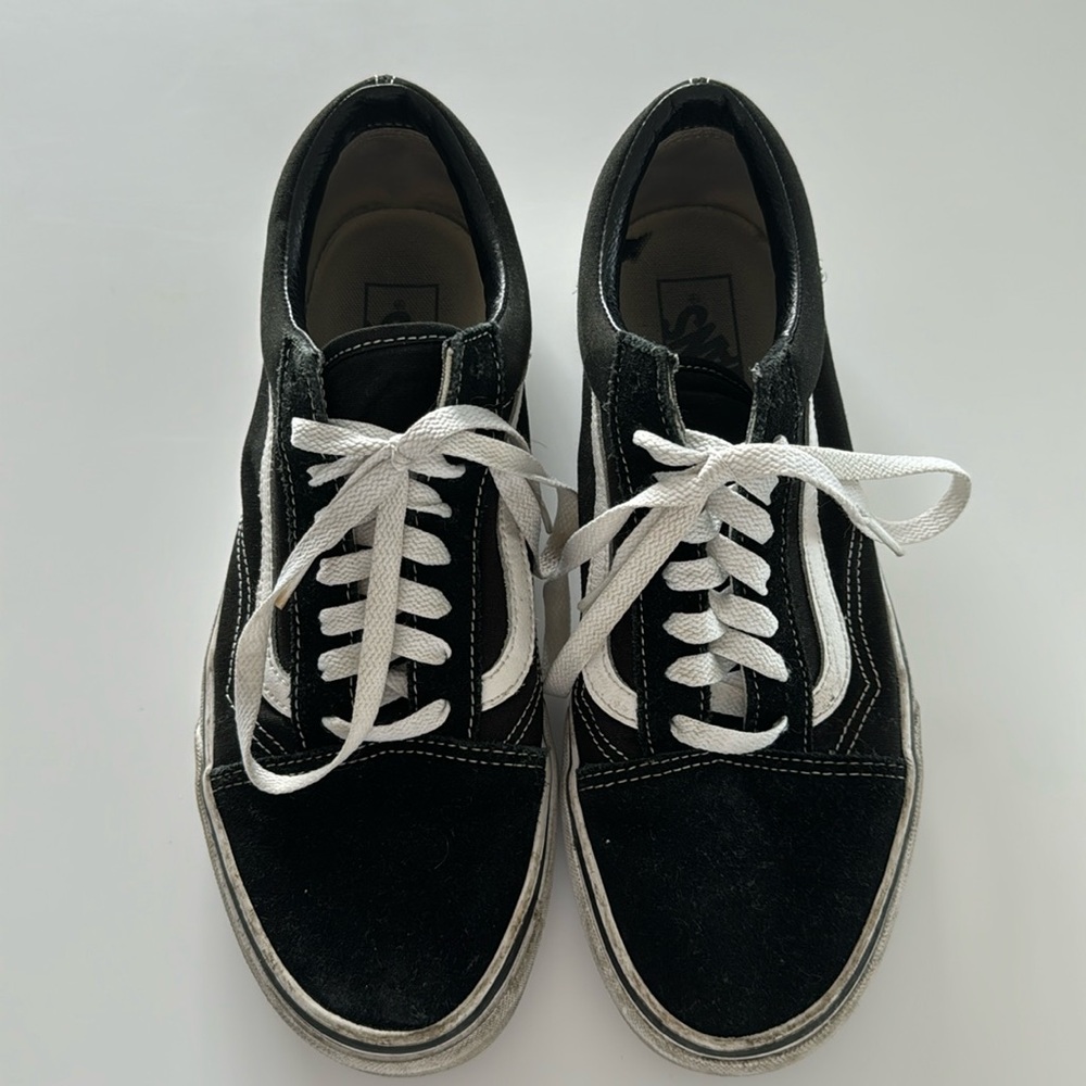 Black & white vans size 9 Men or 10.5 women